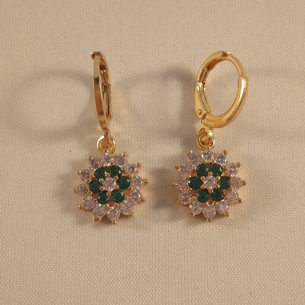 18k Yellow Gold Filled Emerald Green Diamond Zircon Flower Drop Earrings Women's - Picture 2 of 3